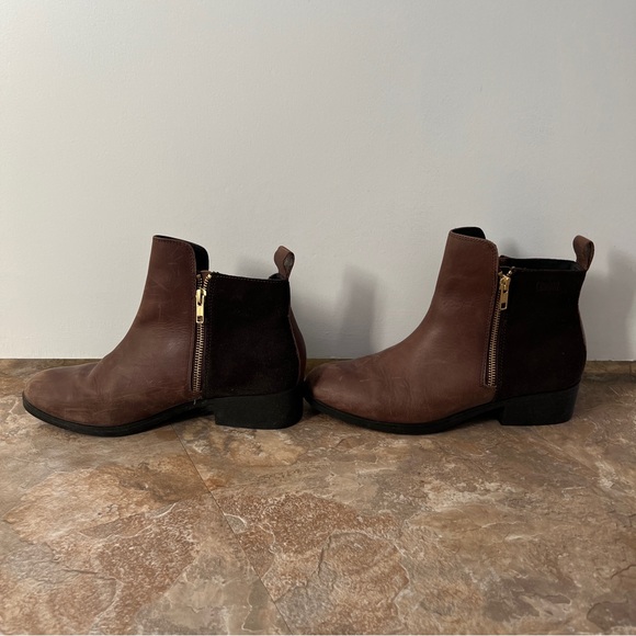 Cougar Chelsea Boots - Picture 3 of 8